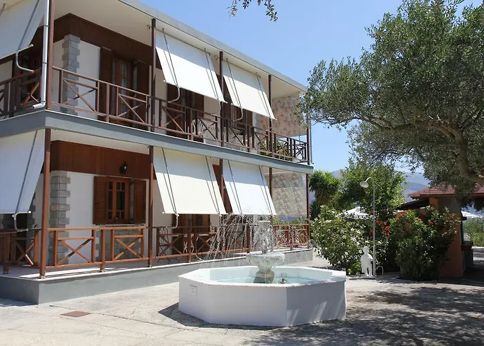 Circe Pansion Lixouri