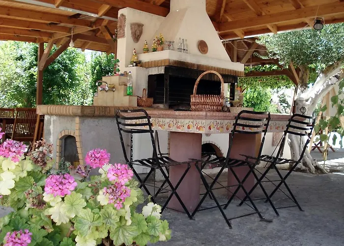 Circe Pansion Lixouri